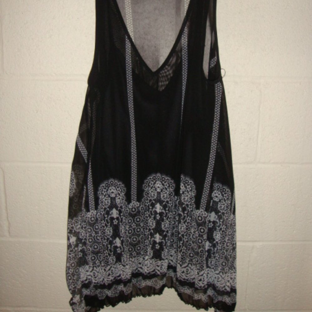Bella and Nash Mesh Tunic Top Sleeveless size Large Black White